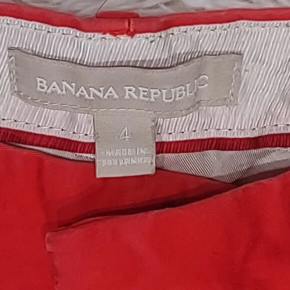 Ladies banana republic red dress shorts LW - Picture 2 of 3
